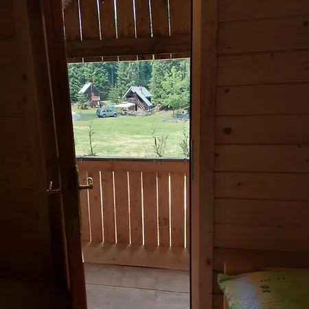 Brvnara Hut Vaznik *