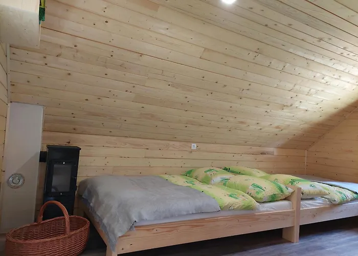 Hut Vaznik * Mrzli Studenec